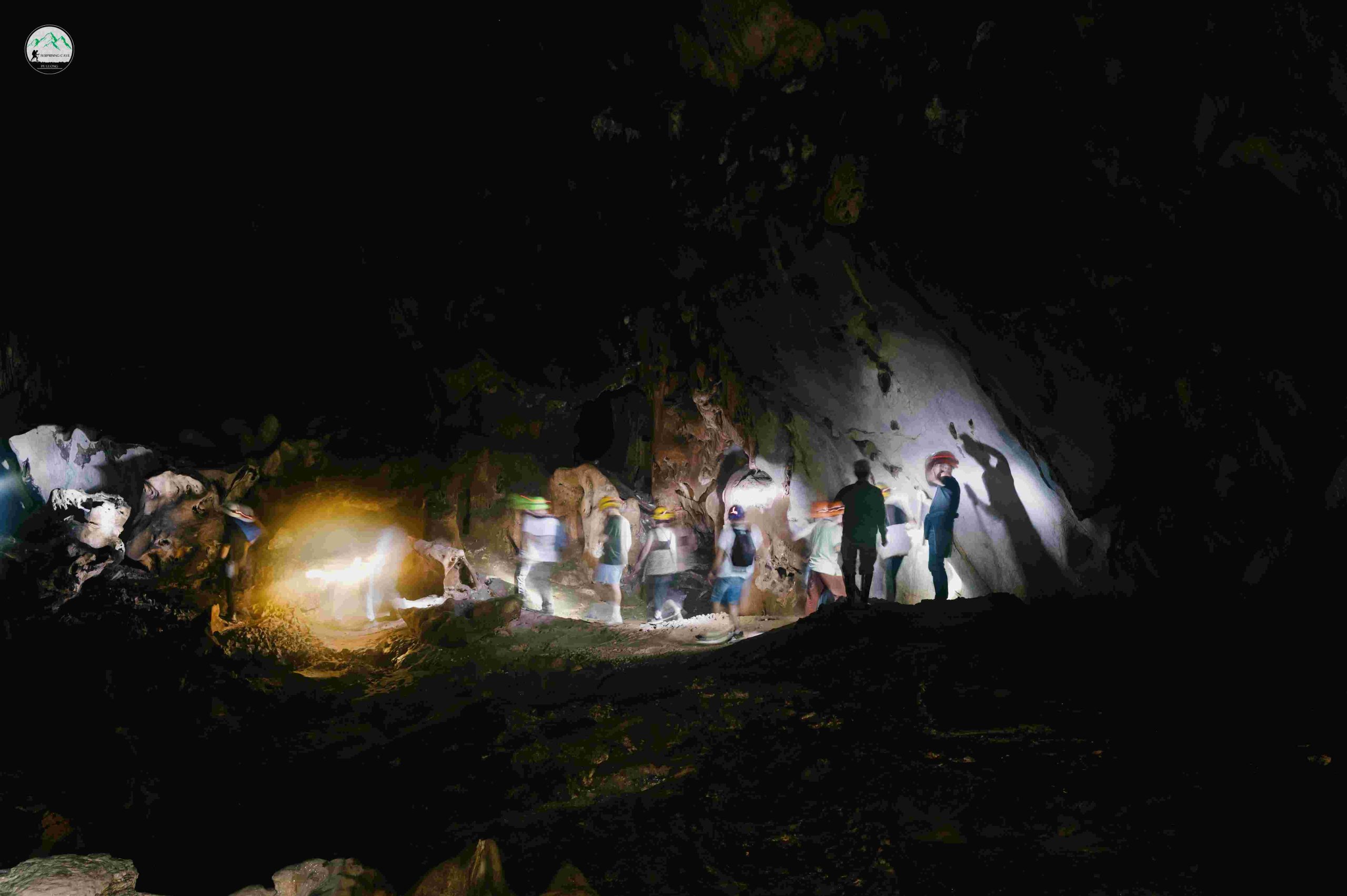 Explorez la Grotte Surprenante de Pu Luong – Pêche de Poissons – Cuisine de Survie – Visite du Village d’Artisanat de Tissage (Journée Complète)